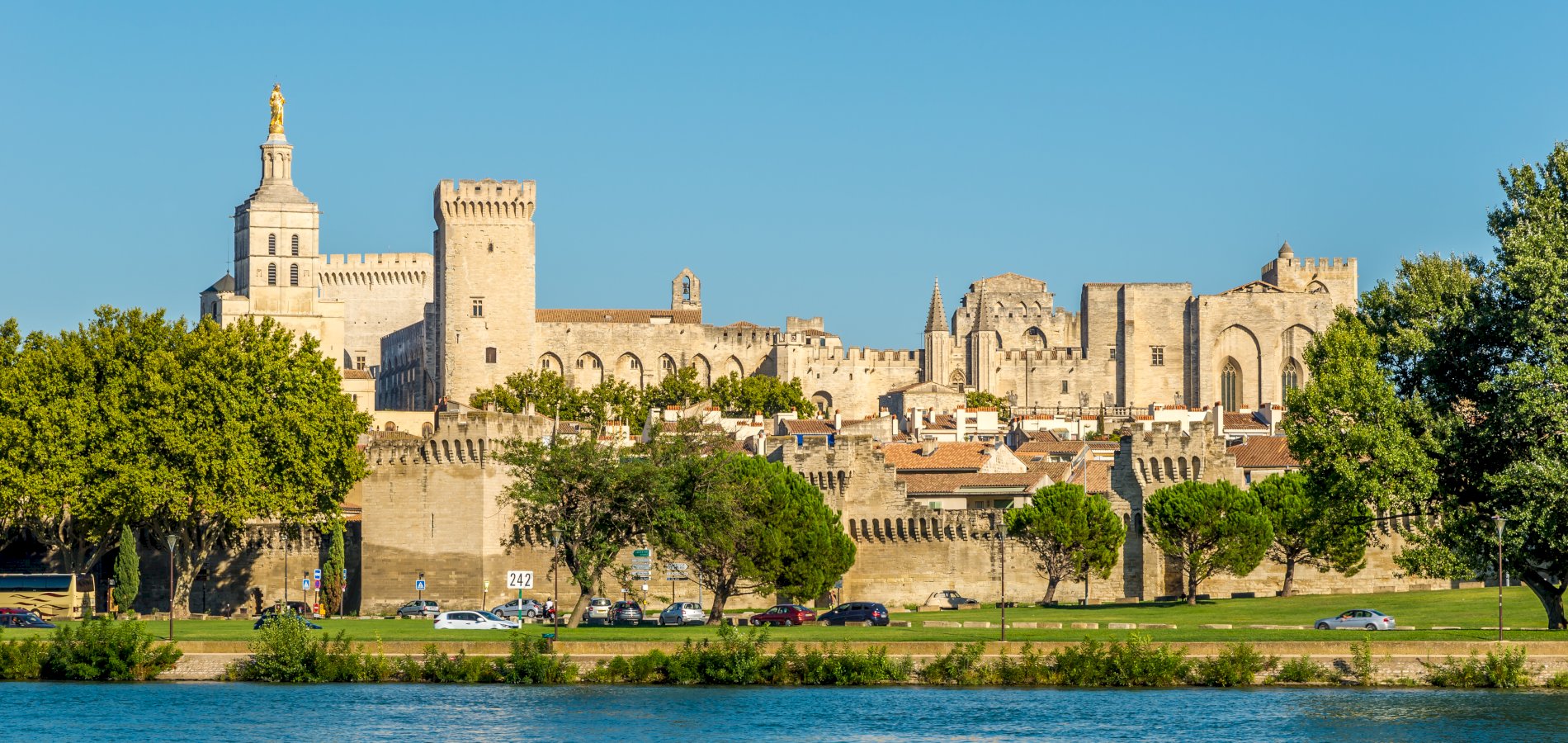 Ophorus Tours - In the Footsteps of Popes & Painters: Avignon Private Tour
