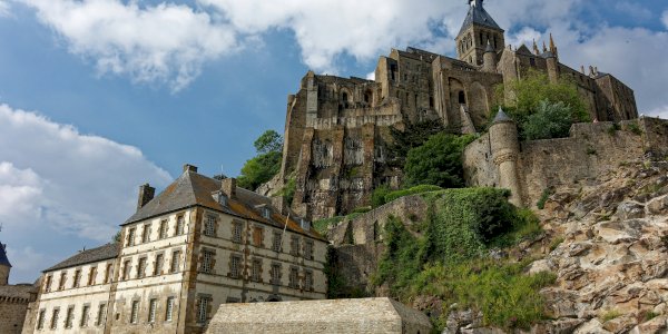 Ophorus Tours - Mont Saint Michel & Abbey Discovery: Guided Tour from Bayeux