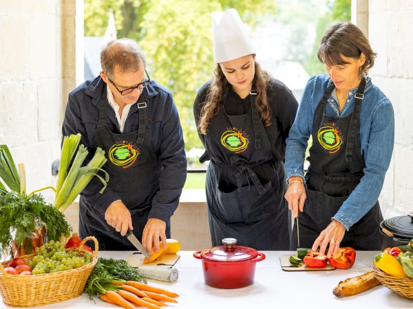 Ophorus Tours - Azay-le-Rideau Visit, Cooking Class & Villandry Gardens from Tours