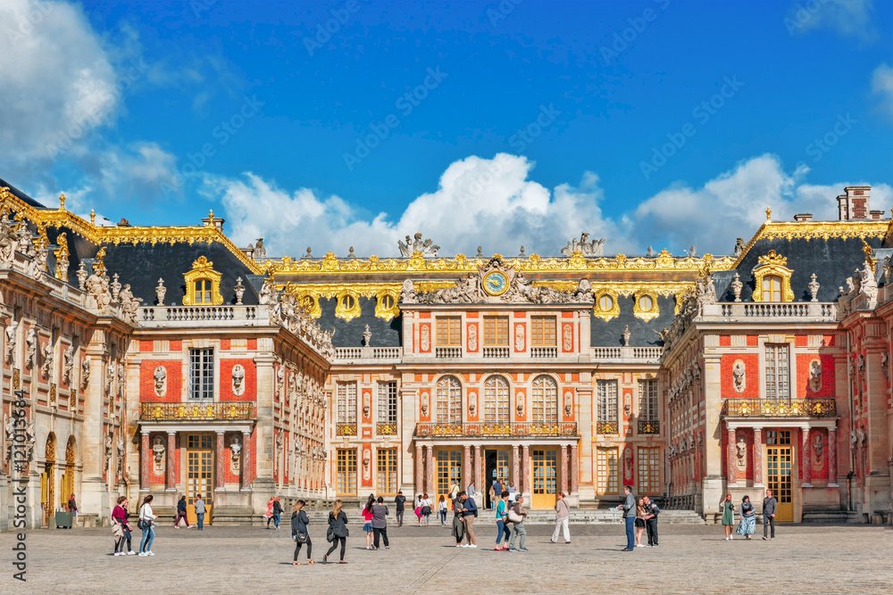 Ophorus Tours -  Palace of Versailles Guided Tour in English with Skip-the-Line Access and Passport Ticket 
