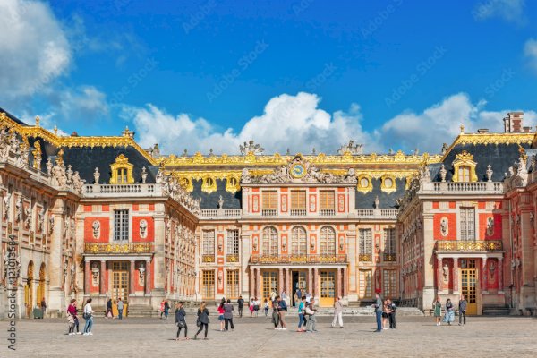Ophorus Tours -  Palace of Versailles Guided Tour in English with Skip-the-Line Access and Passport Ticket 