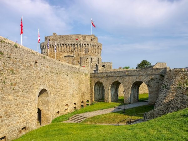 Ophorus Tours - Saint-Malo Private Shore Excursion: Dinan, Dinard & Montmarin Estate