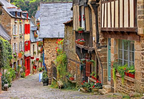 Ophorus Tours - Saint-Malo Private Shore Excursion: Dinan, Dinard & Montmarin Estate