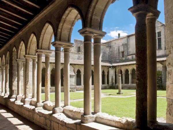 Ophorus Tours - Bordeaux to Saint-Émilion & Margaux Small Group Wine Tour