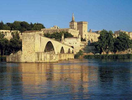 Ophorus Tours - Private Tour to Avignon & Châteauneuf-du-Pape from Marseille
