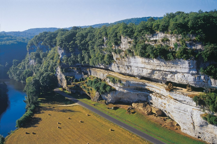 Ophorus Tours - Unveiling Prehistoric Art: Visit Prehistory Museum & Lascaux IV Center Private Tour