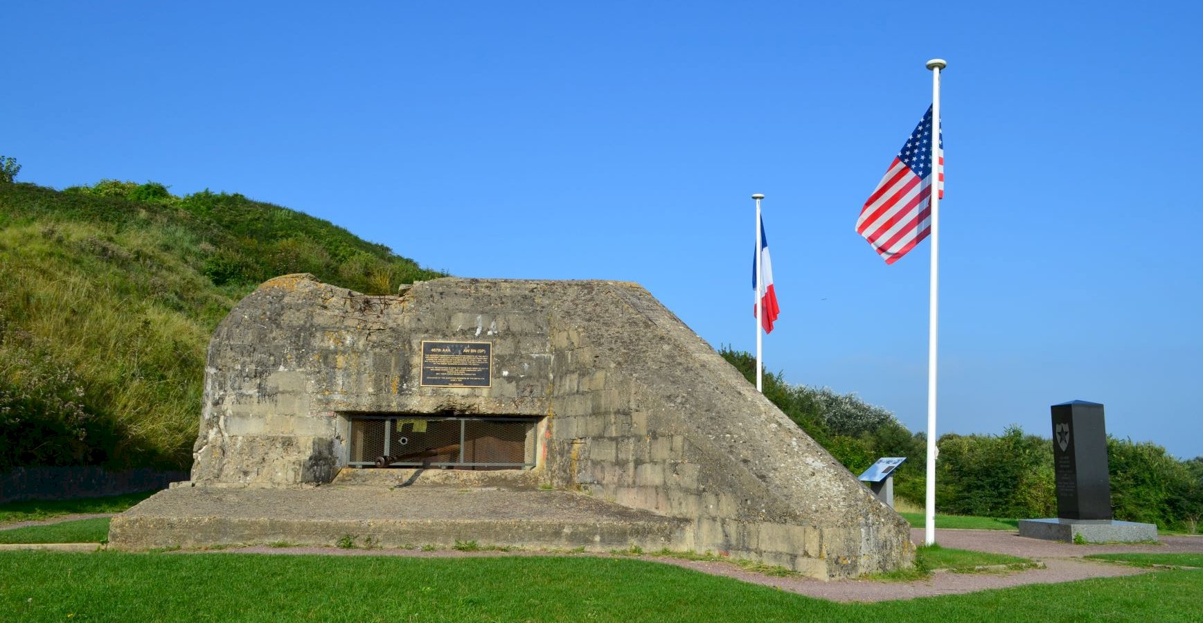 Ophorus Tours - Omaha & Utah Beaches D-Day Sites Tour: Private Journey from Bayeux