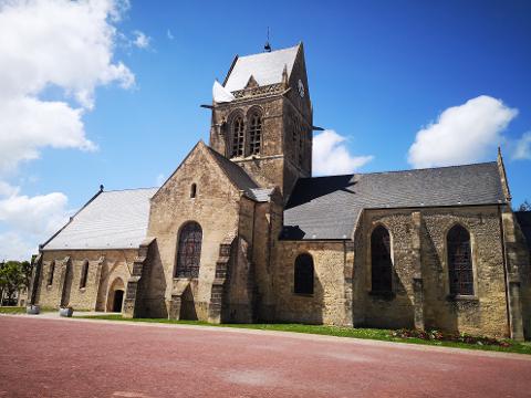 Ophorus Tours - Omaha & Utah Beaches D-Day Sites Tour: Private Journey from Bayeux