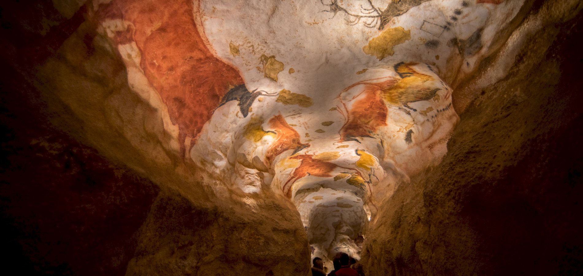 Ophorus Tours - From Sarlat to Lascaux IV Museum & Cave half-day tour