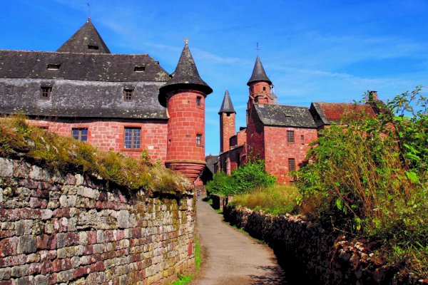 Ophorus Tours - From Sarlat to Collonges la Rouge & Carennac Villages tour half-day private