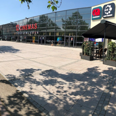 Pick up in front of Cinéma CGR