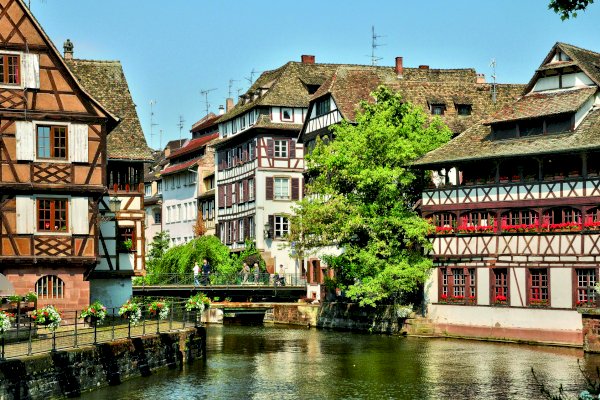 Ophorus Tours - From Basel Mulhouse Freiburg to Strasbourg Private Transfer