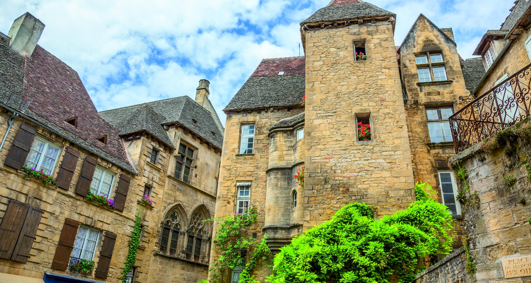 Ophorus Tours - From Bergerac to Sarlat Private Transfer