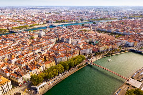 Ophorus Tours - From Paris to Lyon Private Transfer