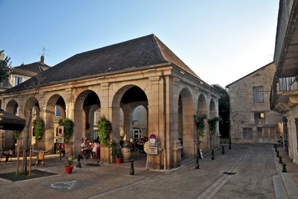 Ophorus Tours - From Sarlat la Canéda to Souillac Private Transfer
