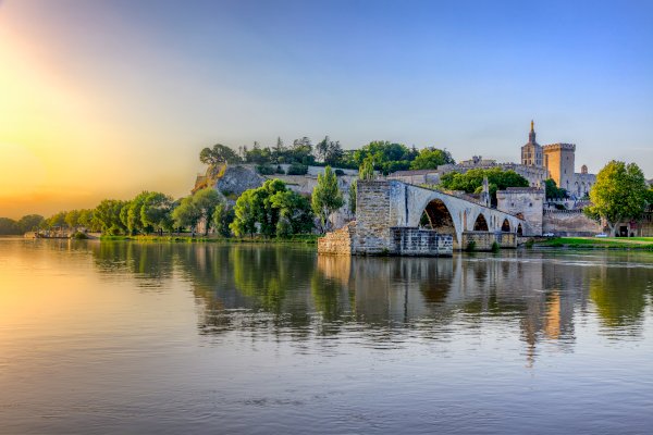 Ophorus Tours - From Marseille to Avignon Private Transfer