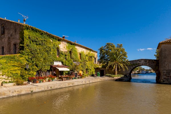 Ophorus Tours - From Toulouse to Argens Minervois Canal du Midi Private Transfer