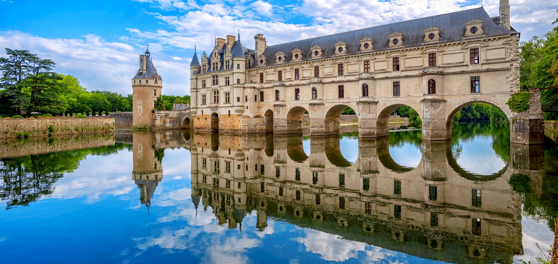 Ophorus Tours - Loire Valley Day Tour: Chateaux of Chenonceau, Amboise & Clos Luce, Wine tasting