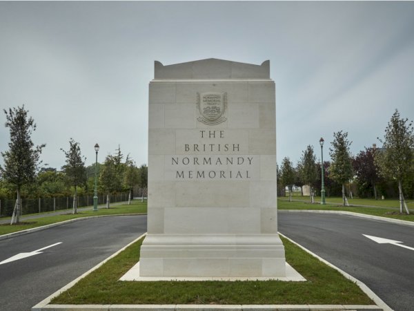 Ophorus Tours - Normandy D-Day British Sector Tour: Half-Day private experience from Bayeux