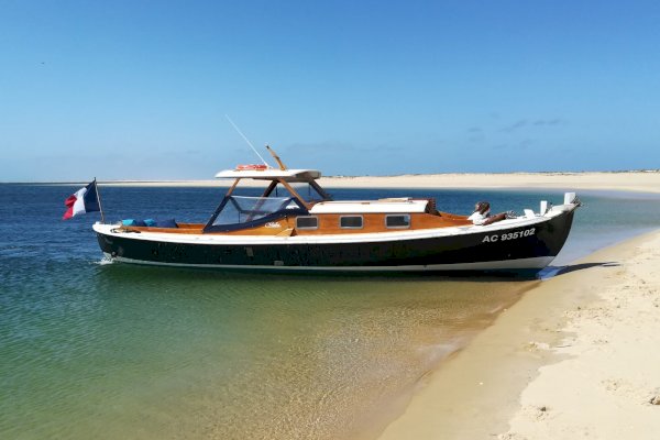 Ophorus Tours - Arcachon Bay Boat Tour on Traditional Pinasse 3-hours private