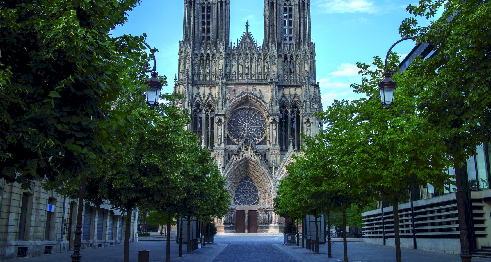 Ophorus Tours - Reims Guided Walking Tour Private