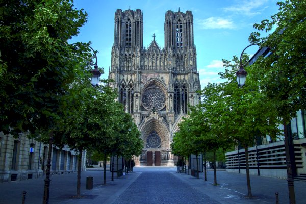 Ophorus Tours - Private Reims Walking Tour with a Licensed Guide 