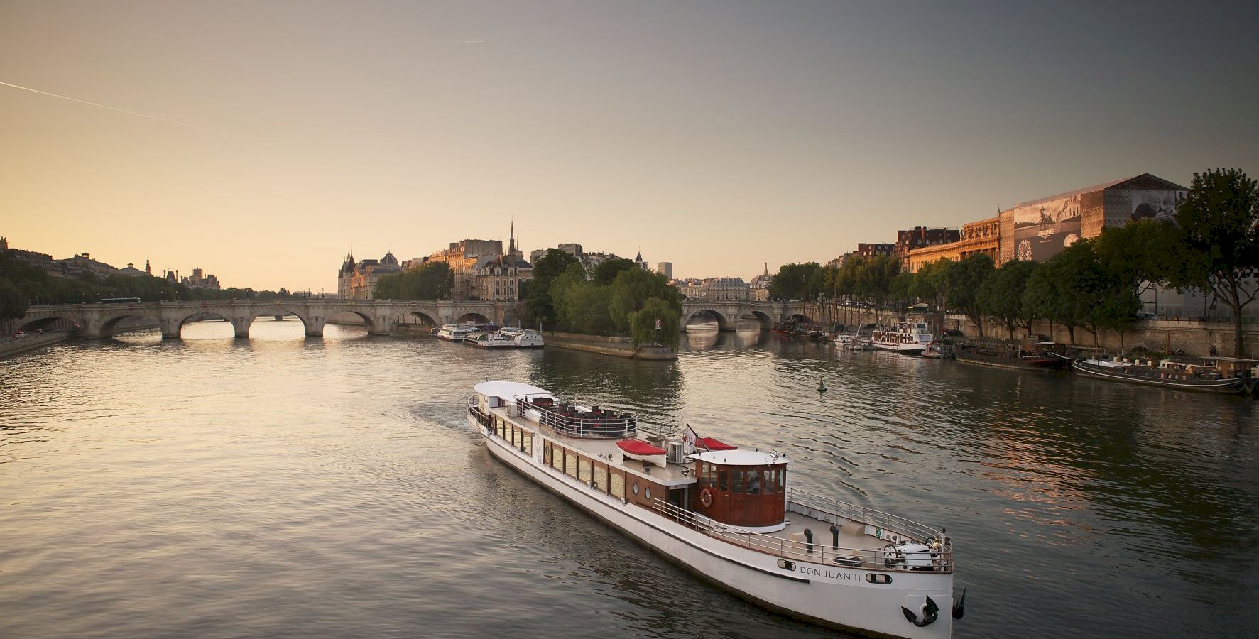 Ophorus Tours - Luxury Seine River Yacht Cruise & Fine Dining in Paris France 