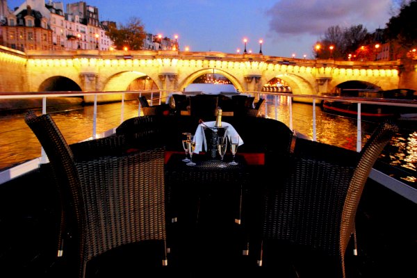 Ophorus Tours - Luxury Seine River Cruise, Fine Dining & Drinks in Paris France 