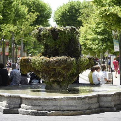 Place Forbin and Fontaine des Neuf-Canons