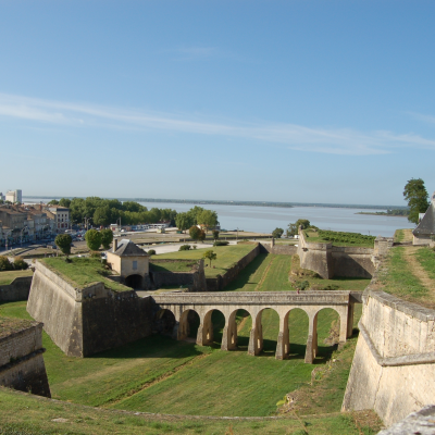 Free Time in Blaye for Lunch and Exploration