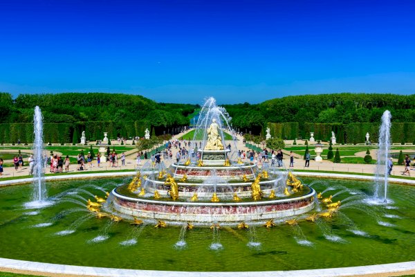 Ophorus Tours - From Paris to Versailles Palace & Gardens tour private