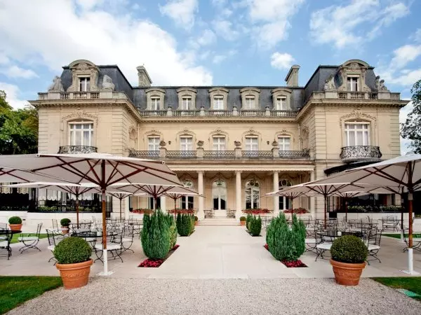Hôtel Les Crayères (Reims) - Régent Petite France (Strasbourg) - Grand Hotel La Cloche (Dijon)