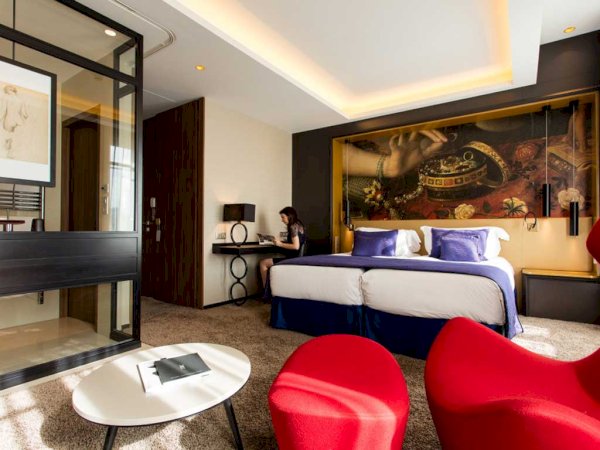 Ophorus Tours - Hôtel Les Crayères (Reims) - Régent Petite France (Strasbourg) - Grand Hotel La Cloche (Dijon)