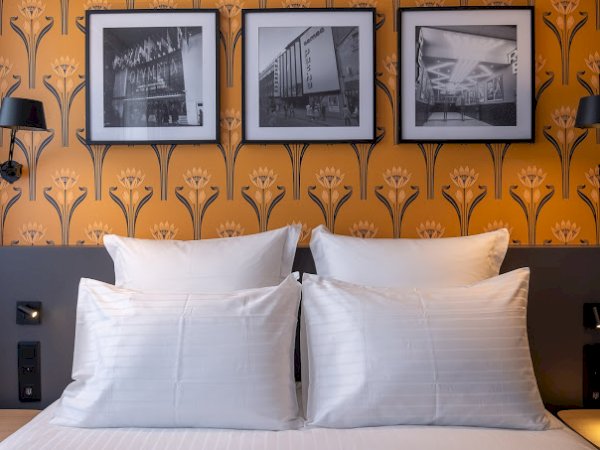 Ophorus Tours - Hotel Churchill (Bayeux) - Ferdinand Hotel (Tours) - Quality Inn (Bordeaux) - or similar