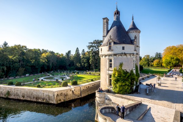 Ophorus Tours - 10 Days Private Normandy, Loire Valley & Bordeaux Travel Package - 3* Hotel
