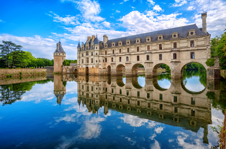 Ophorus Tours - Chenonceau & Chambord Castles: A Royal Journey Through History