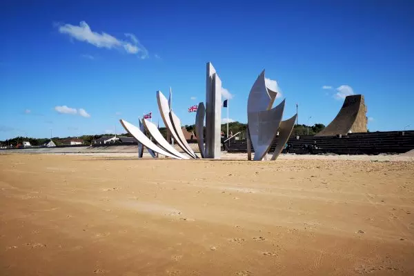Walk in History: Private D-Day Beaches Tour from Le Havre Cruise Port